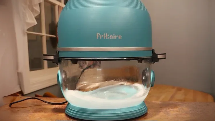 Fritaire itsepuhdistuva